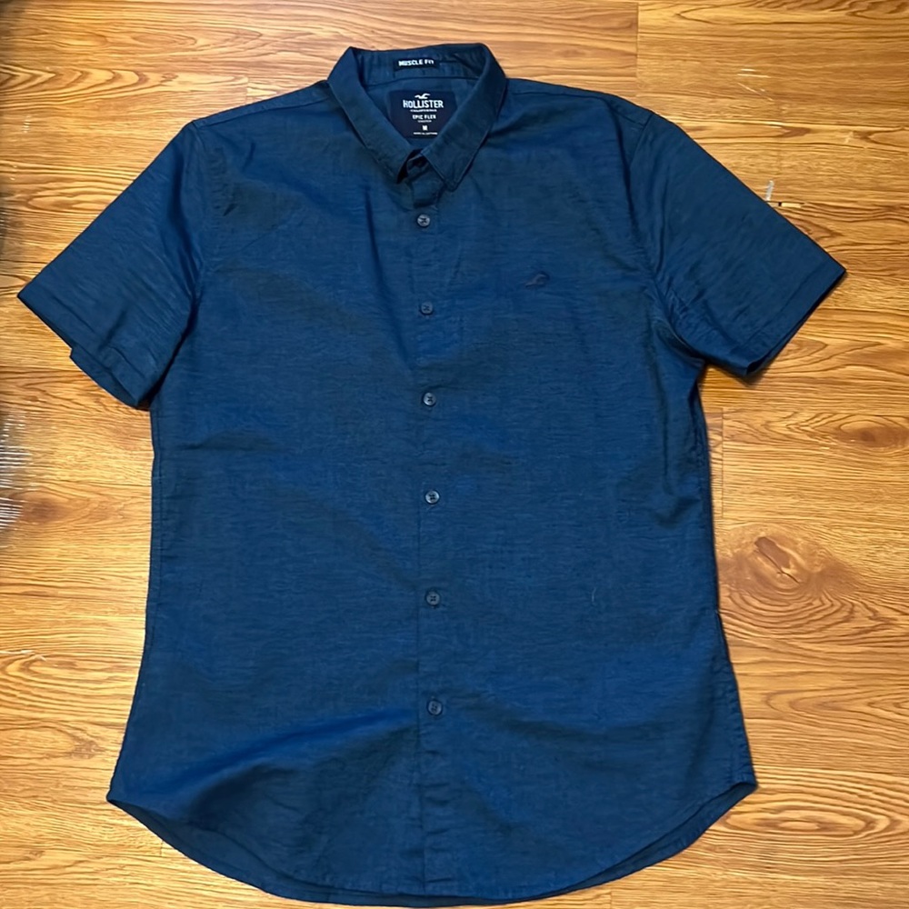 Hollister Navy Blue Muscle Button Down Shirt. Size Medium
